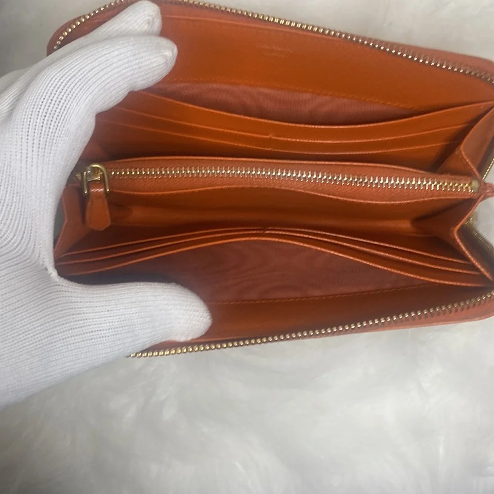 PRADA MilANO WALLET ORANGE (EUC)🧡🤎 with box/paper - Picture 7 of 15